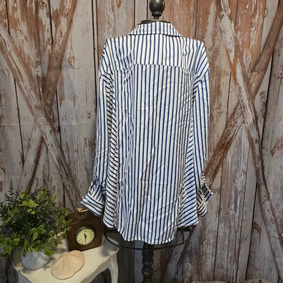 Stripped Button-up Blouse - Picture 6 of 8